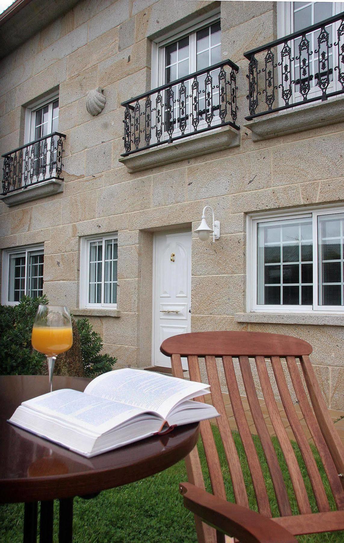 Casa Marineira Lourdes Guest House กัมบาโดส ภายนอก รูปภาพ