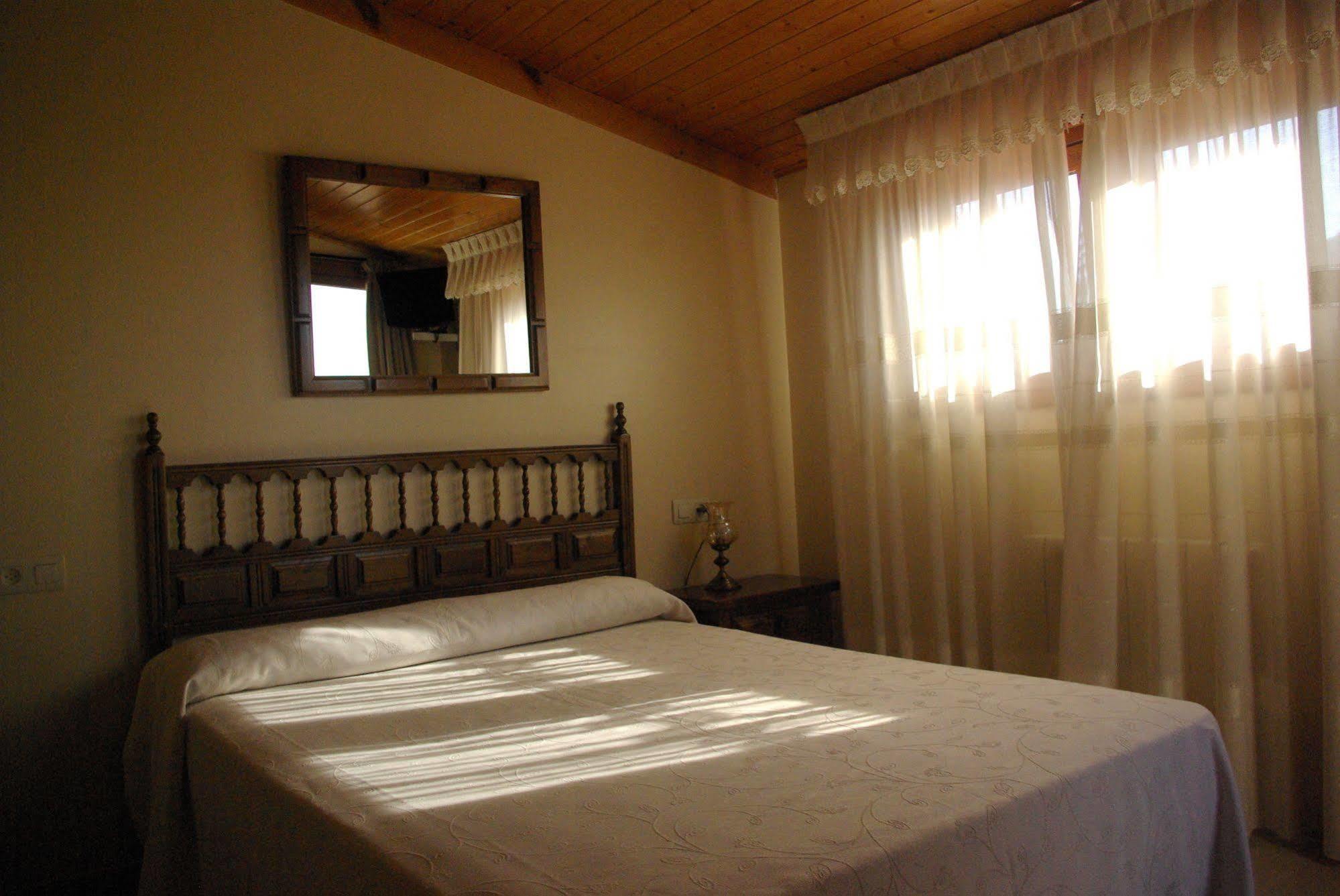Casa Marineira Lourdes Guest House กัมบาโดส ภายนอก รูปภาพ