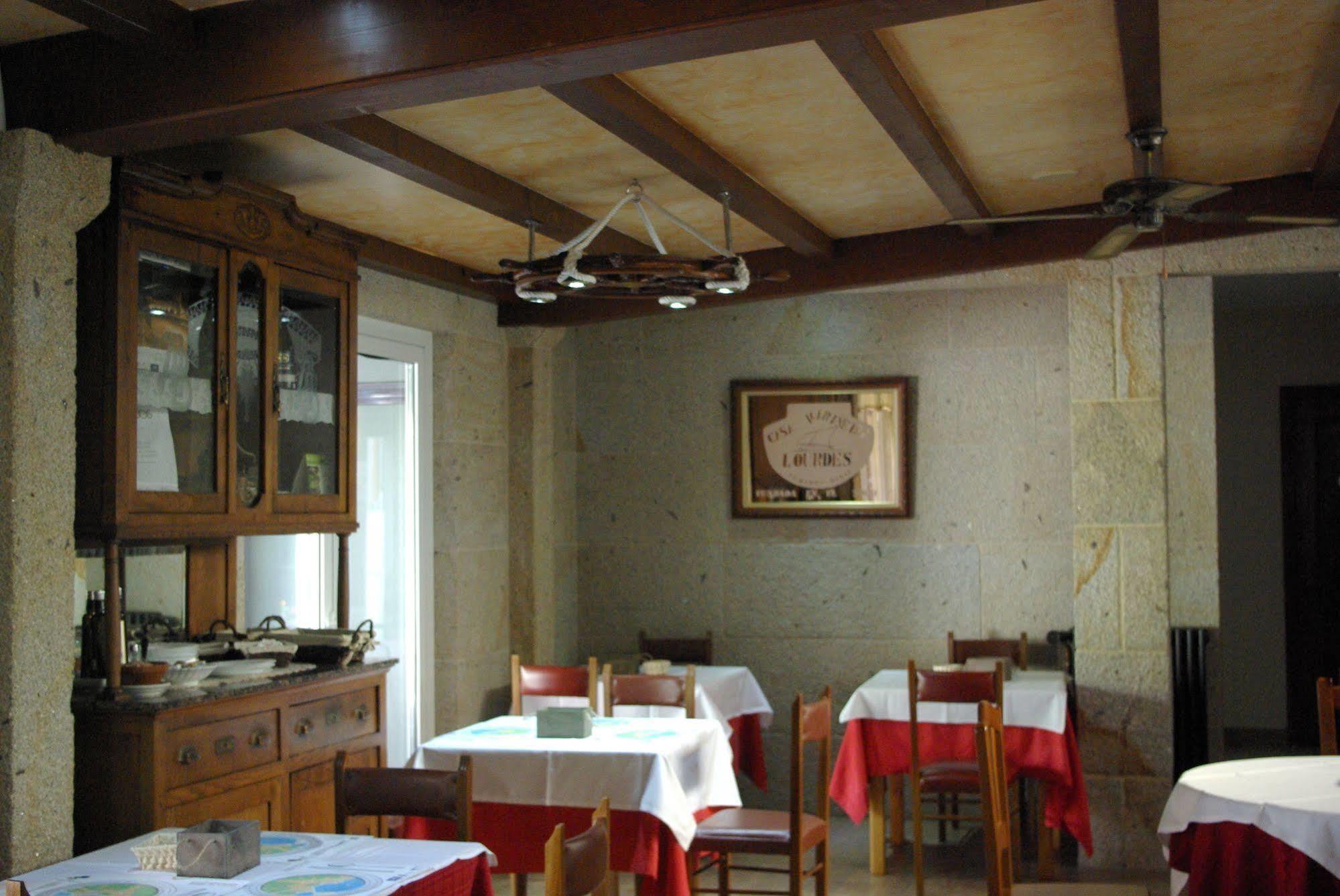 Casa Marineira Lourdes Guest House กัมบาโดส ภายนอก รูปภาพ