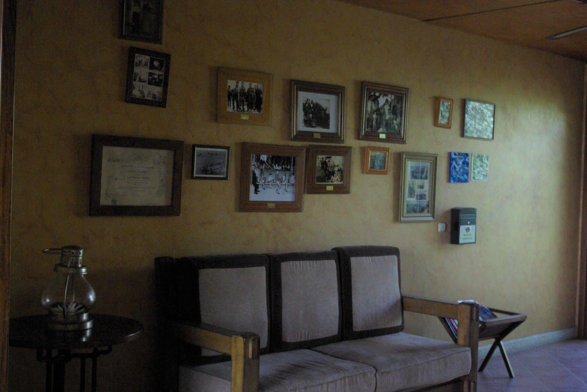 Casa Marineira Lourdes Guest House กัมบาโดส ภายนอก รูปภาพ