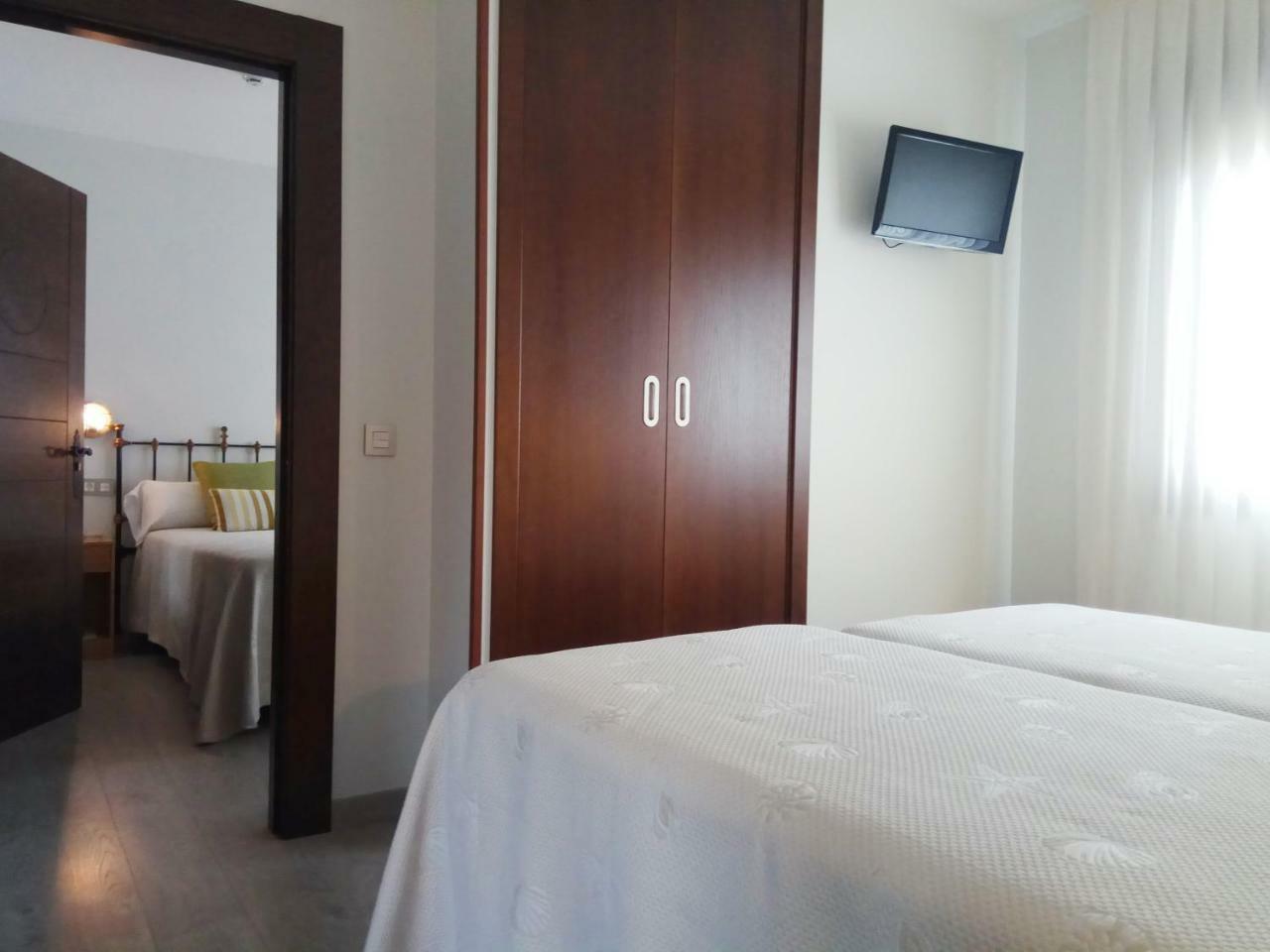 Casa Marineira Lourdes Guest House กัมบาโดส ภายนอก รูปภาพ